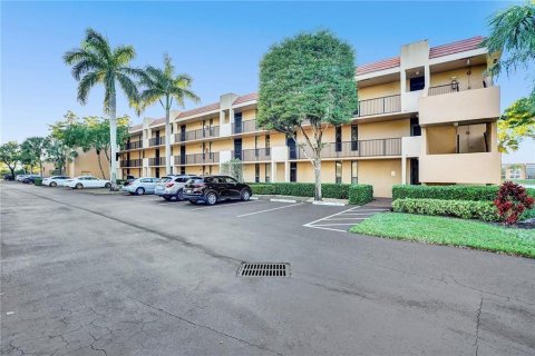 Copropriété à louer à Margate, Floride: 2 chambres, 101.26 m2 № 2350996 - photo 4