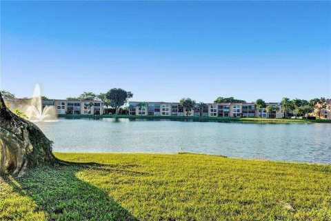 Copropriété à louer à Margate, Floride: 2 chambres, 101.26 m2 № 2350996 - photo 8