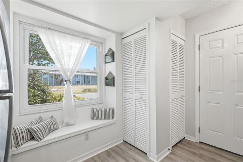 Купить кондоминиум в Сент-Питерсберг, Флорида 5 комнат, 80.36м2, № 2209661 - фото 15
