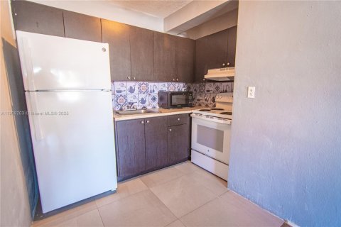 Appartement à louer à Miami, Floride: 2 chambres, 74.32 m2 № 1964775 - photo 4