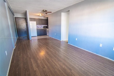Appartement à louer à Miami, Floride: 2 chambres, 74.32 m2 № 1964775 - photo 3