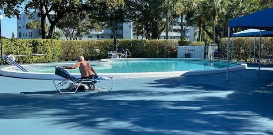 Condo in Margate, Florida, 2 bedrooms № 1056922