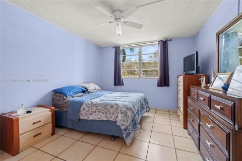 Condominio en venta en Aventura, Florida, 1 dormitorio, 71.35 m2 № 1937663 - foto 3