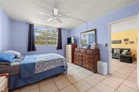 Copropriété à vendre à Aventura, Floride: 1 chambre, 71.35 m2 № 1937663 - photo 2