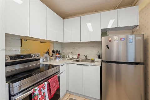 Condominio en venta en Aventura, Florida, 1 dormitorio, 71.35 m2 № 1937663 - foto 17