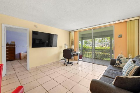Condominio en venta en Aventura, Florida, 1 dormitorio, 71.35 m2 № 1937663 - foto 10