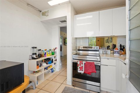 Condo in Aventura, Florida, 1 bedroom  № 1937663 - photo 16