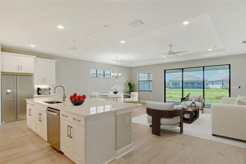 House in Lakewood Ranch, Florida 3 bedrooms, 215.35 sq.m. № 1340720 - photo 18
