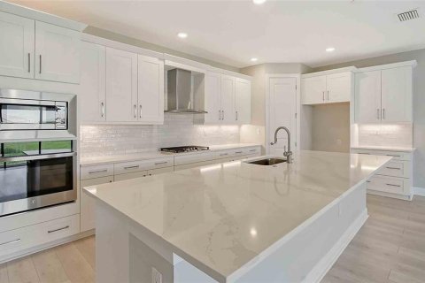 House in Lakewood Ranch, Florida 3 bedrooms, 215.35 sq.m. № 1340720 - photo 4