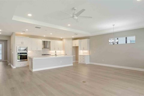 House in Lakewood Ranch, Florida 3 bedrooms, 215.35 sq.m. № 1340720 - photo 20