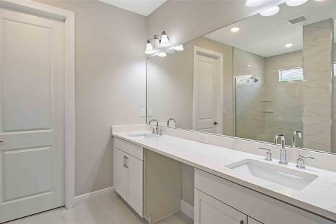 House in Lakewood Ranch, Florida 3 bedrooms, 215.35 sq.m. № 1340720 - photo 8