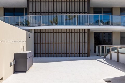 Copropriété à vendre à Bay Harbor Islands, Floride: 2 chambres № 1985289 - photo 21