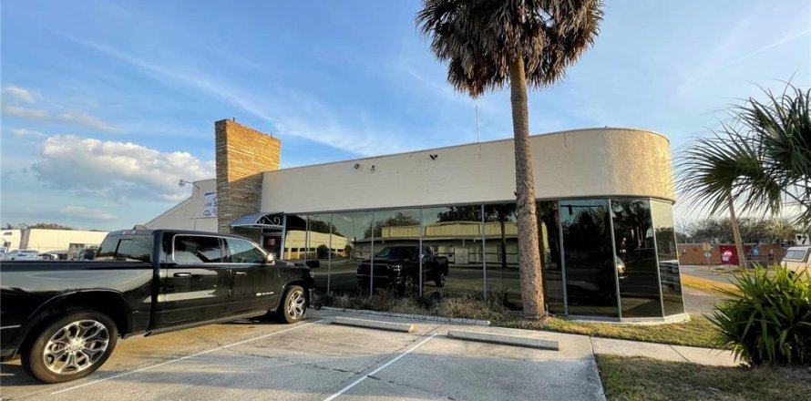 Immobilier commercial à Leesburg, Floride № 2166322