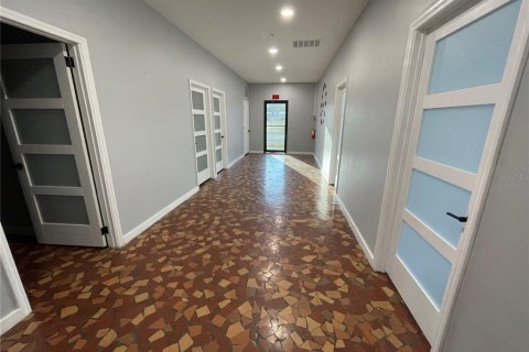 Immobilier commercial à louer à Leesburg, Floride № 2166322 - photo 3