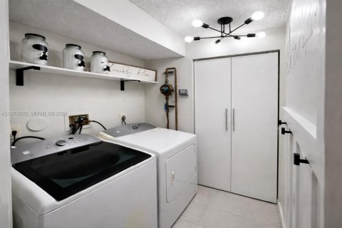 Copropriété à louer à Coral Springs, Floride: 2 chambres, 91.42 m2 № 2046249 - photo 12