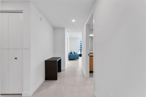 Condo in Miami, Florida, 2 bedrooms  № 2043861 - photo 10