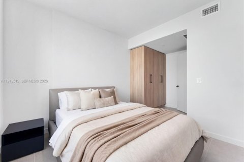 Condo in Miami, Florida, 2 bedrooms  № 2043861 - photo 8