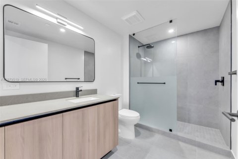 Condo in Miami, Florida, 2 bedrooms  № 2043861 - photo 9