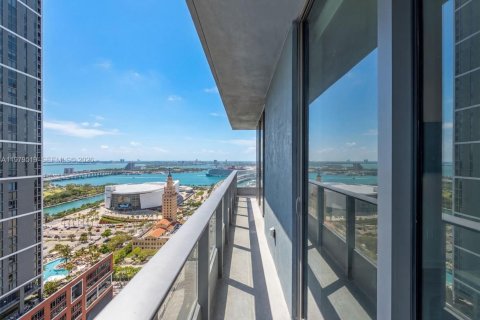 Condo in Miami, Florida, 2 bedrooms  № 2043861 - photo 26