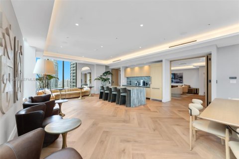 Condo in Miami, Florida, 2 bedrooms  № 2043861 - photo 21