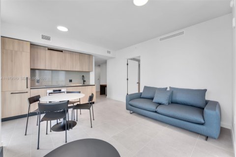 Condo in Miami, Florida, 2 bedrooms  № 2043861 - photo 6