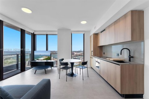 Condo in Miami, Florida, 2 bedrooms  № 2043861 - photo 4