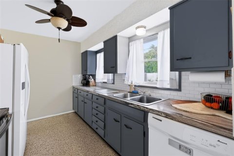 Casa en venta en Seminole, Florida, 2 dormitorios, 95.88 m2 № 2387460 - foto 13