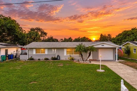 Casa en Seminole, Florida 2 dormitorios, 95.88 m2 № 2387460
