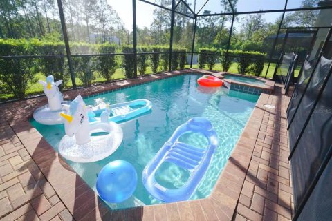 Villa ou maison à vendre à Kissimmee, Floride: 5 chambres, 231.51 m2 № 1808388 - photo 2