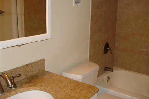 Снять в аренду таунхаус в Сент-Питерсберг, Флорида 3 комнаты, 94.95м2, № 2215630 - фото 18