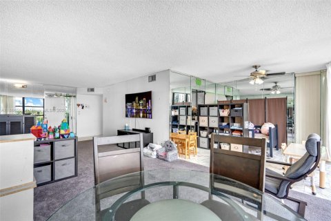 Copropriété à vendre à Hallandale Beach, Floride: 2 chambres, 135.17 m2 № 1925590 - photo 7