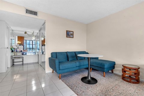 Copropriété à vendre à Hallandale Beach, Floride: 2 chambres, 135.17 m2 № 1925590 - photo 10