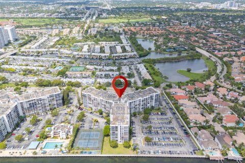 Copropriété à vendre à Hallandale Beach, Floride: 2 chambres, 135.17 m2 № 1925590 - photo 22