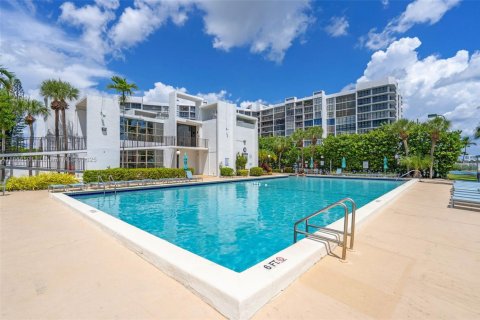Copropriété à vendre à Hallandale Beach, Floride: 2 chambres, 135.17 m2 № 1925590 - photo 24