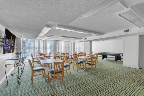 Copropriété à vendre à Hallandale Beach, Floride: 2 chambres, 135.17 m2 № 1925590 - photo 18