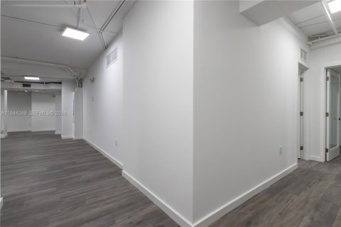 Propiedad comercial en venta en Miami, Florida № 2000687 - foto 16