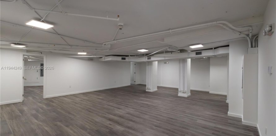 Propiedad comercial en Miami, Florida № 2000687