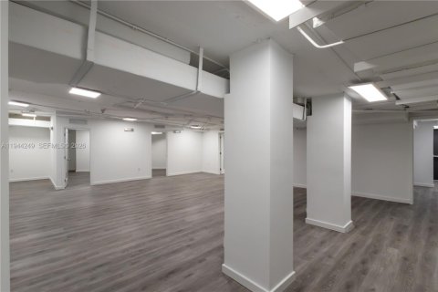 Propiedad comercial en venta en Miami, Florida № 2000687 - foto 5