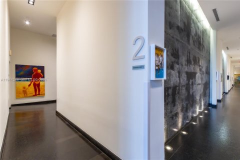 Propiedad comercial en venta en Miami, Florida № 2000687 - foto 19