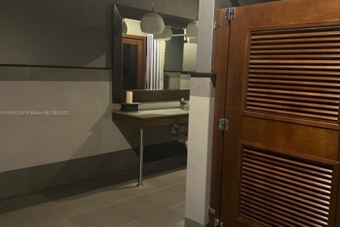 Copropriété à vendre à Surfside, Floride: 1 chambre, 115.76 m2 № 1948919 - photo 27