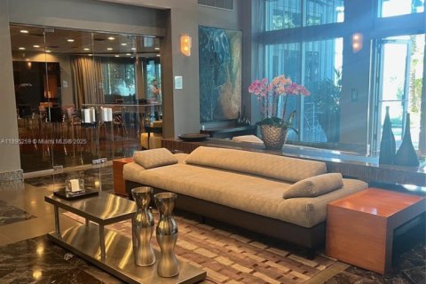 Copropriété à vendre à Surfside, Floride: 1 chambre, 115.76 m2 № 1948919 - photo 18