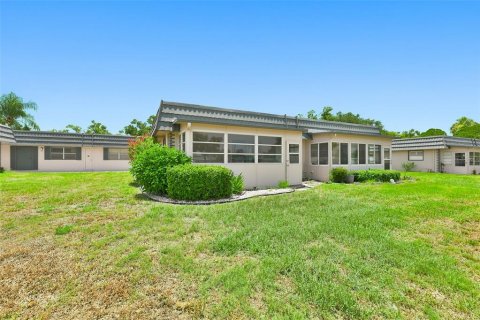 Condo in Sun City Center, Florida, 1 bedroom  № 2199750 - photo 11