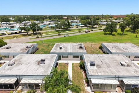 Condo in Sun City Center, Florida, 1 bedroom  № 2199750 - photo 8