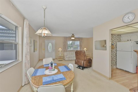 Condo in Sun City Center, Florida, 1 bedroom  № 2199750 - photo 30