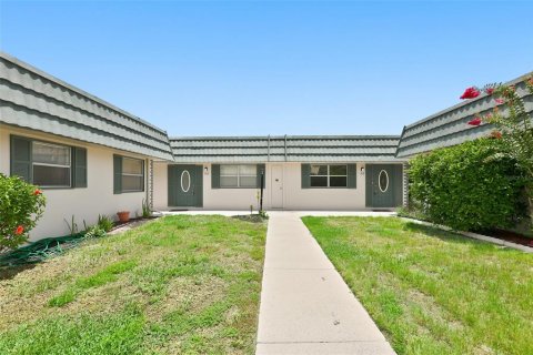 Condo in Sun City Center, Florida, 1 bedroom  № 2199750 - photo 10