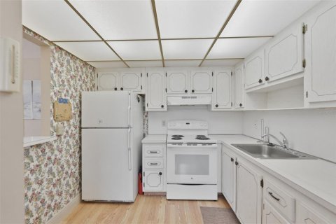 Condo in Sun City Center, Florida, 1 bedroom  № 2199750 - photo 19