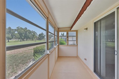 Condo in Sun City Center, Florida, 1 bedroom  № 2199750 - photo 13