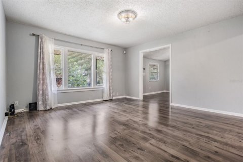 Casa en venta en Tampa, Florida, 3 dormitorios, 123.37 m2 № 1851522 - foto 9