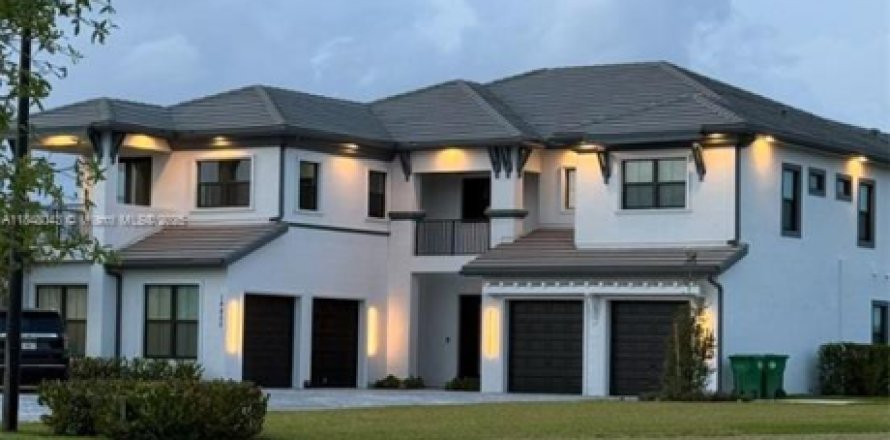 Villa ou maison à Davie, Floride 6 chambres, 574.32 m2 № 1851921