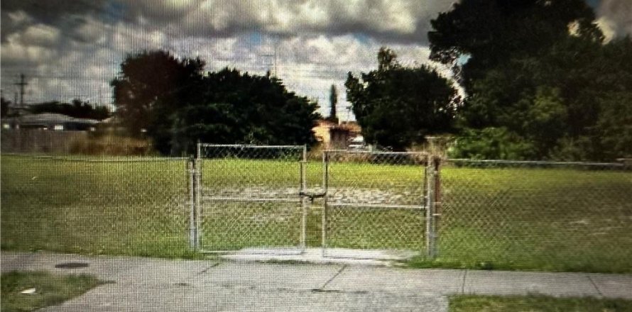 Land in Hollywood, Florida № 269192